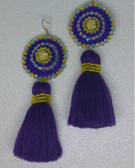 Háčkované  dizajnové náušnice "Fialový drahokam"